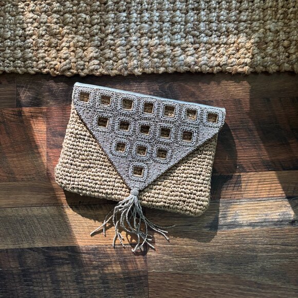 Tommy Bahama Purse - Picture 7 of 7